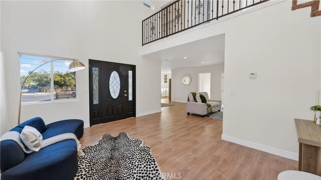 7601 Wilcox Avenue, Cudahy, California 90201 home-pic-4