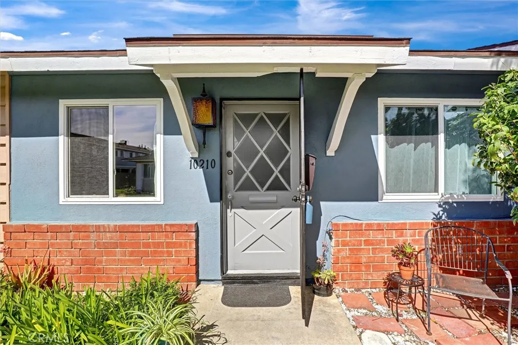10210 Holburn, Huntington Beach, California 92646 home-pic-1