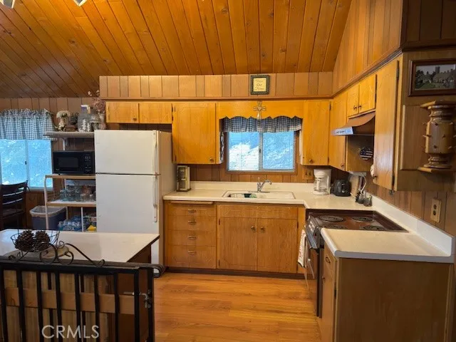 719 Ridge Way, Green Valley Lake, California 92341 — photo 4
