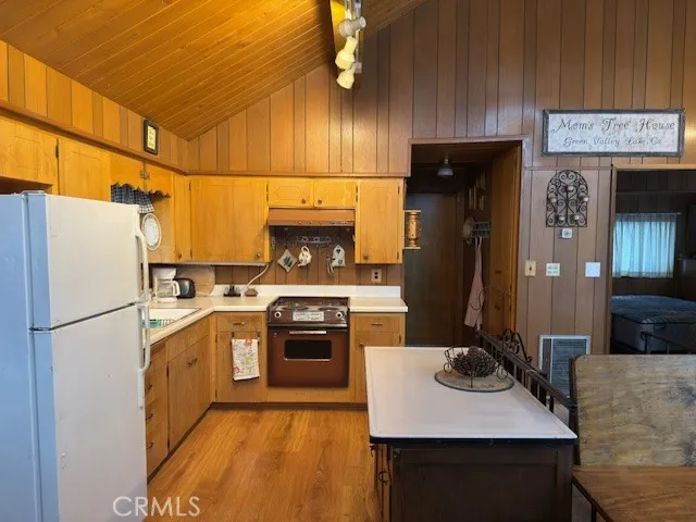 719 Ridge Way, Green Valley Lake, California 92341 — photo 5