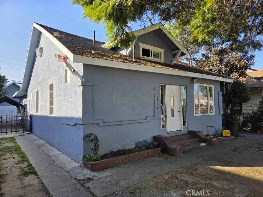 1210 1212 42 Place, Los Angeles, California 90011 home-pic-3
