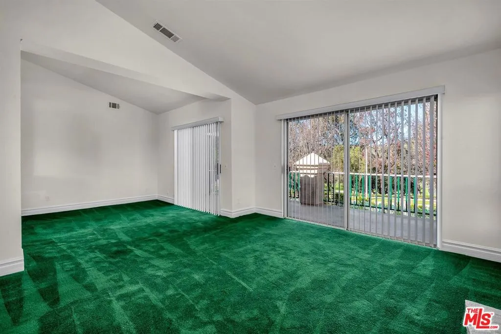 455 Kennerick Lane, Simi Valley, California 93065 home-pic-4