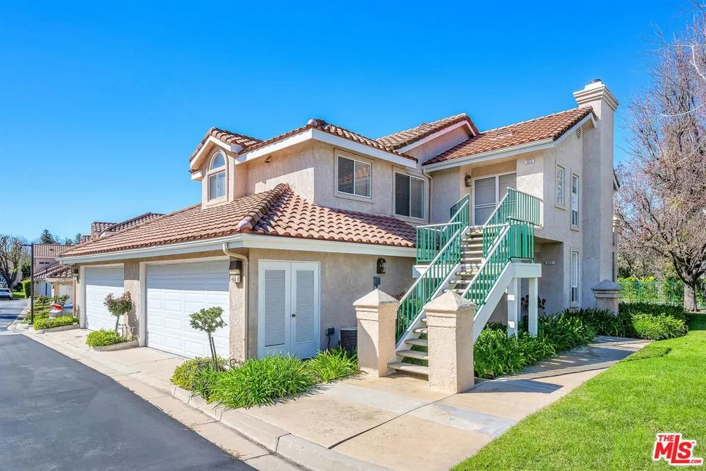 455 Kennerick Lane, Simi Valley, California 93065 home-pic-1