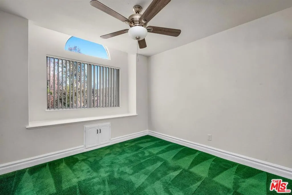 455 Kennerick Lane, Simi Valley, California 93065 home-pic-18