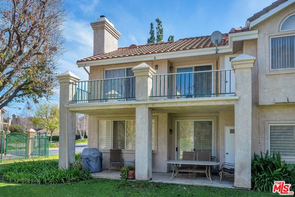 455 Kennerick Lane, Simi Valley, California 93065 home-pic-25