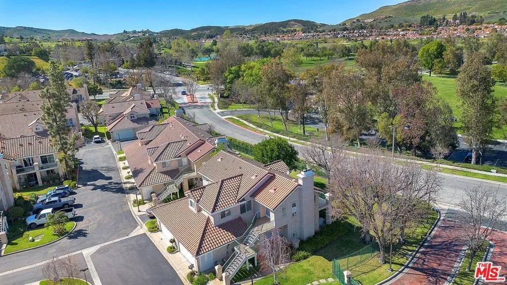 455 Kennerick Lane, Simi Valley, California 93065 home-pic-26