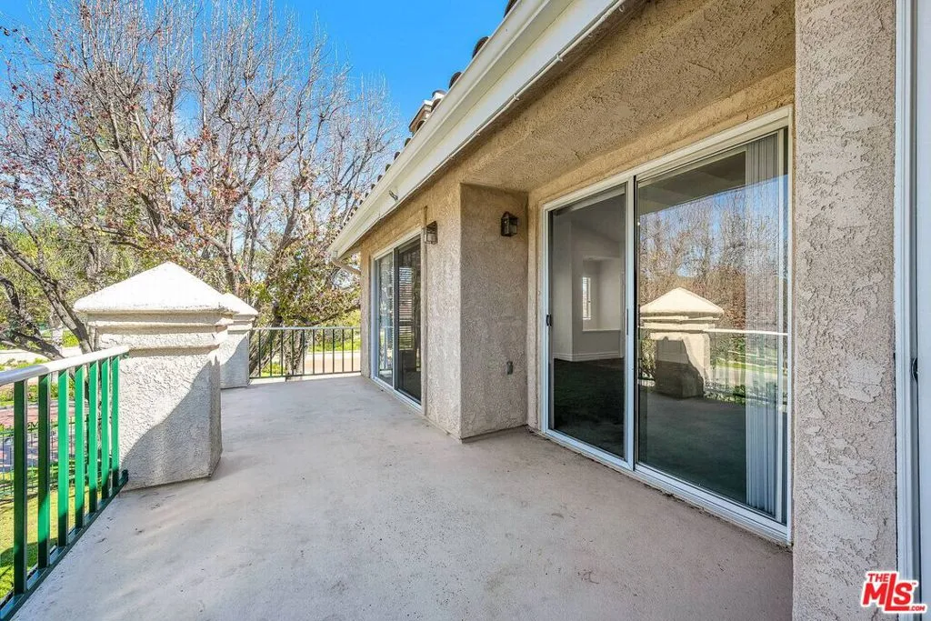 455 Kennerick Lane, Simi Valley, California 93065 home-pic-10