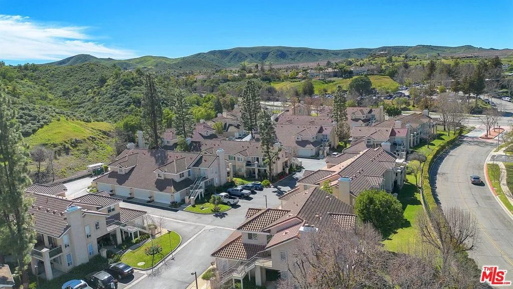 455 Kennerick Lane, Simi Valley, California 93065 home-pic-27