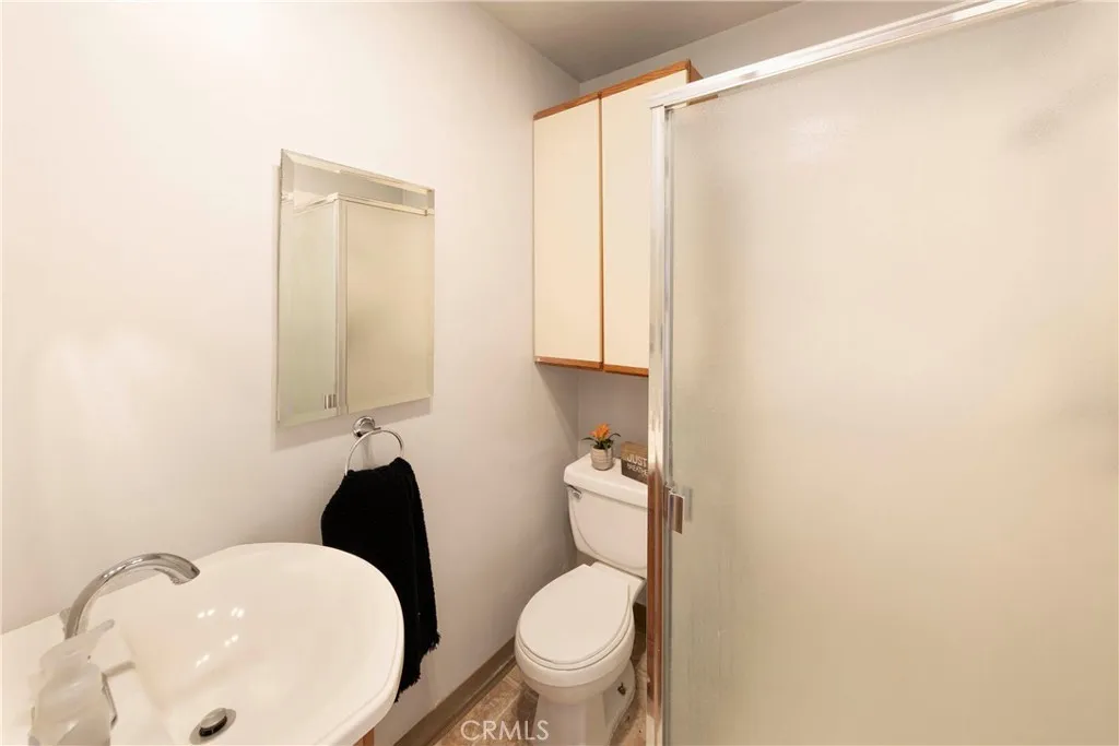 15613 Thornlake Avenue, Norwalk, California 90650 home-pic-11