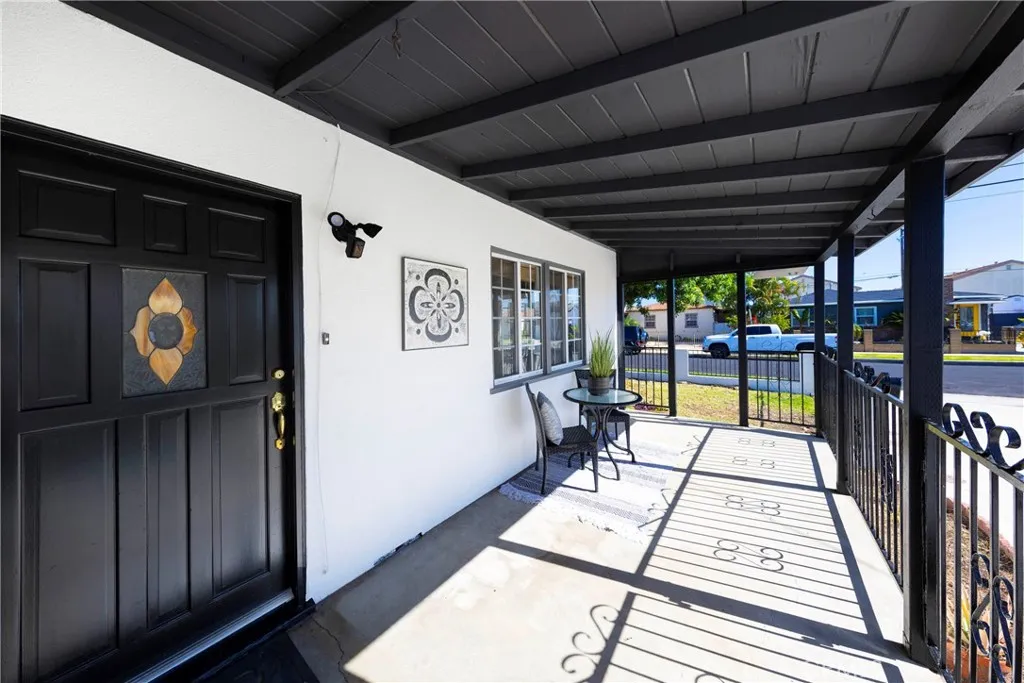 15613 Thornlake Avenue, Norwalk, California 90650 home-pic-4