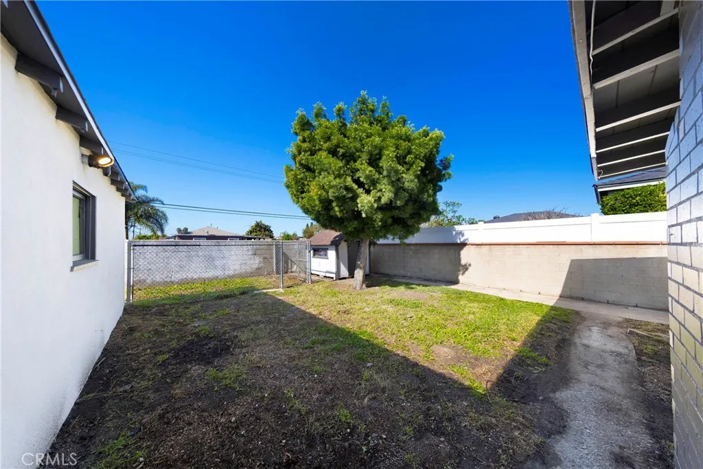 15613 Thornlake Avenue, Norwalk, California 90650 home-pic-24
