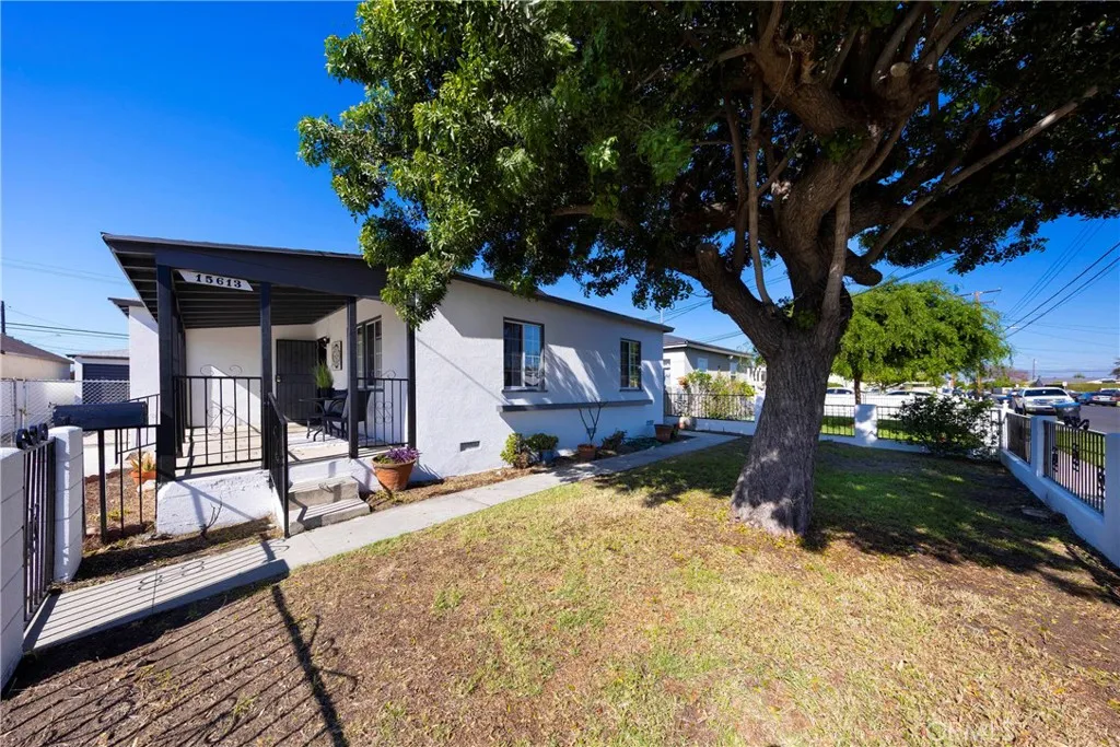 15613 Thornlake Avenue, Norwalk, California 90650 home-pic-25
