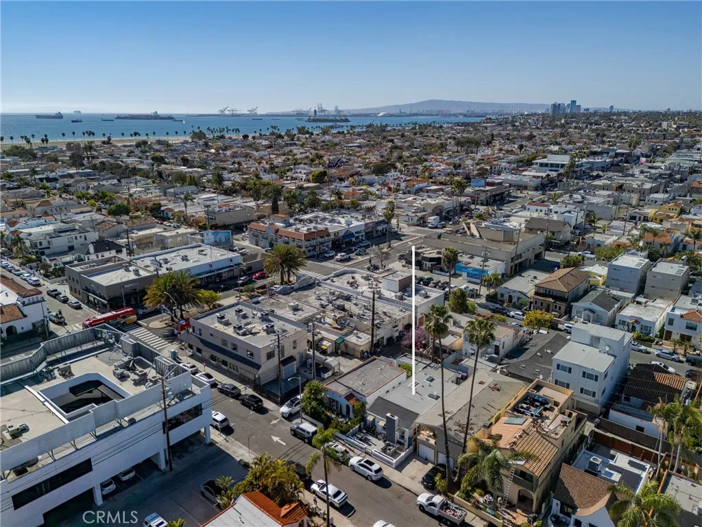 207 Santa Ana, Long Beach, California 90803 home-pic-3