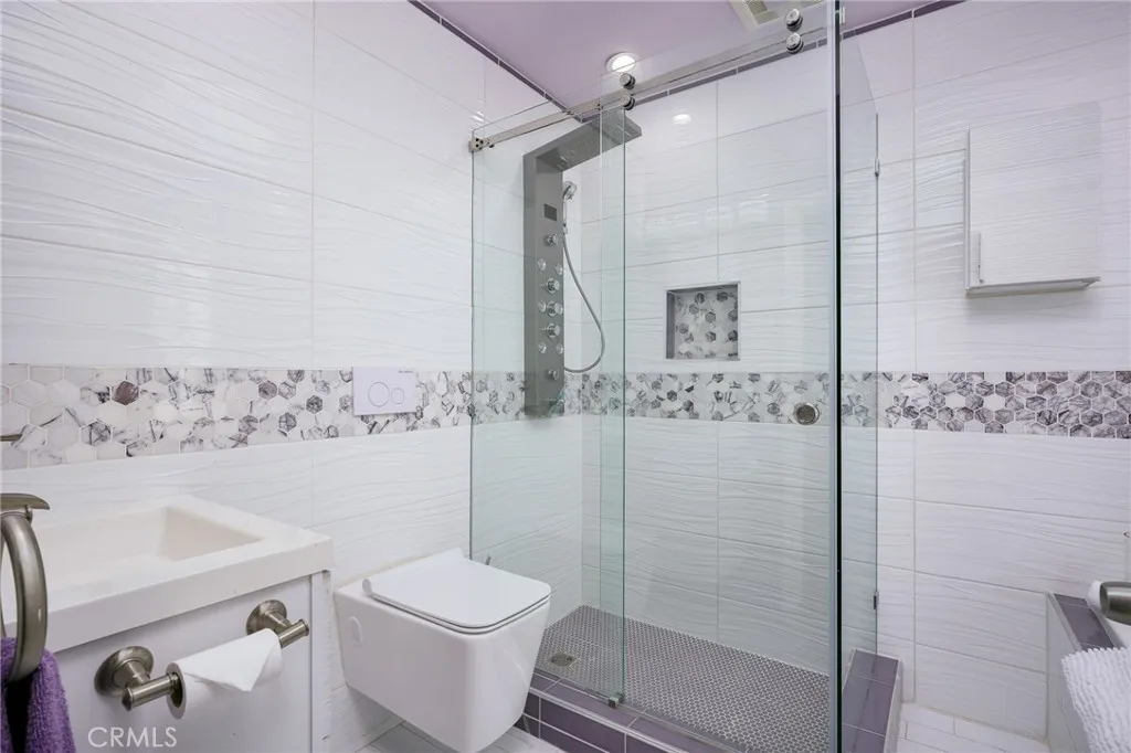 207 Santa Ana, Long Beach, California 90803 home-pic-12