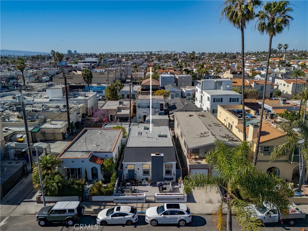 207 Santa Ana, Long Beach, California 90803 home-pic-15
