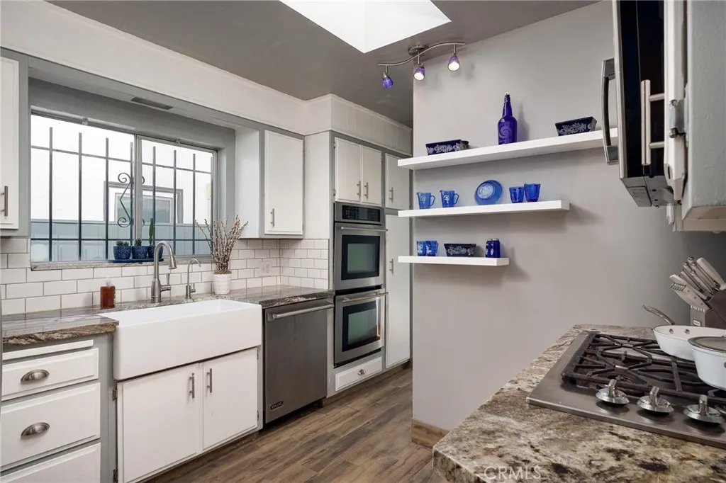 207 Santa Ana, Long Beach, California 90803 home-pic-7
