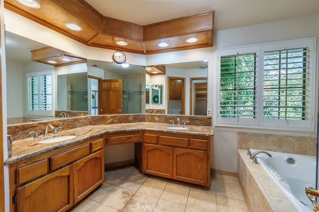 30628 Kristin Court, Redlands, California 92373 home-pic-11