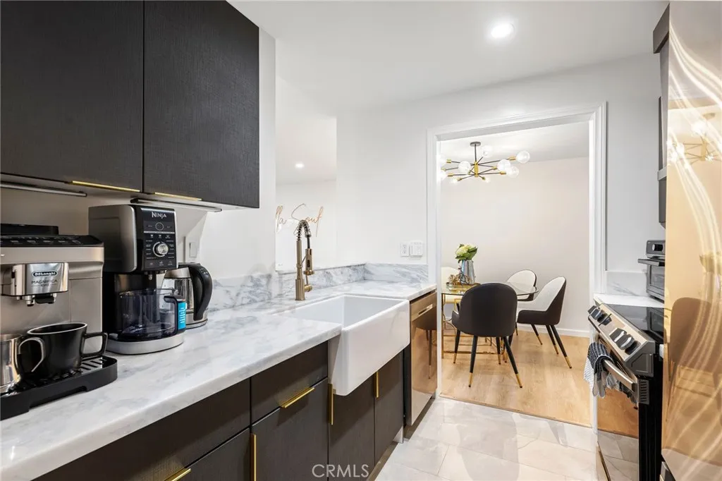 906 N Doheny Drive 318, West Hollywood, California 90069 home-pic-7