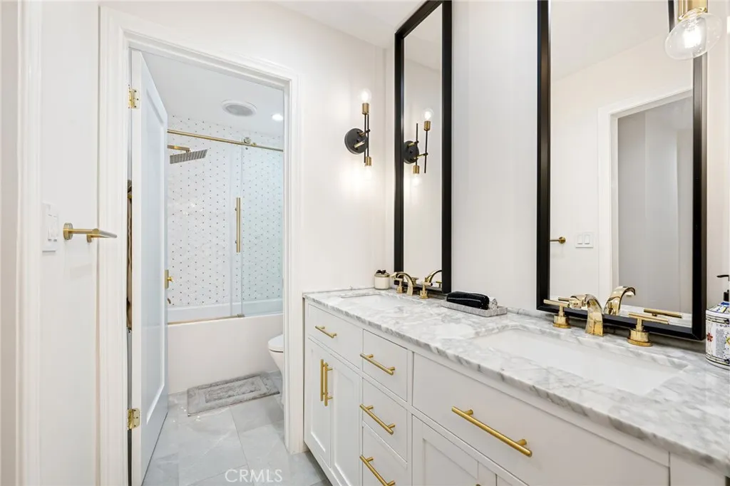 906 N Doheny Drive 318, West Hollywood, California 90069 home-pic-10