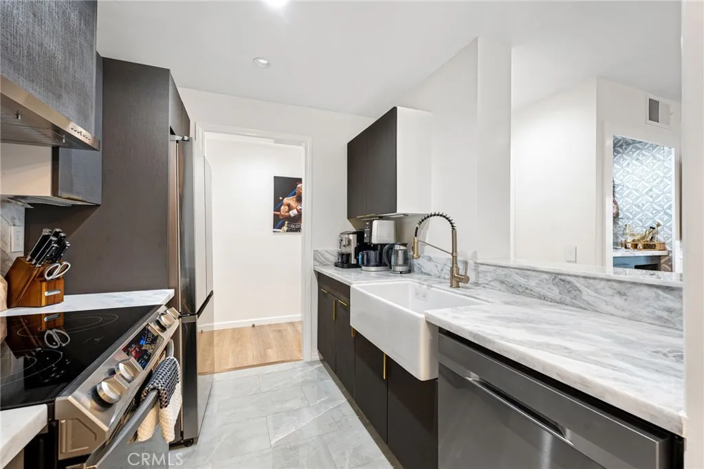 906 N Doheny Drive 318, West Hollywood, California 90069 home-pic-6