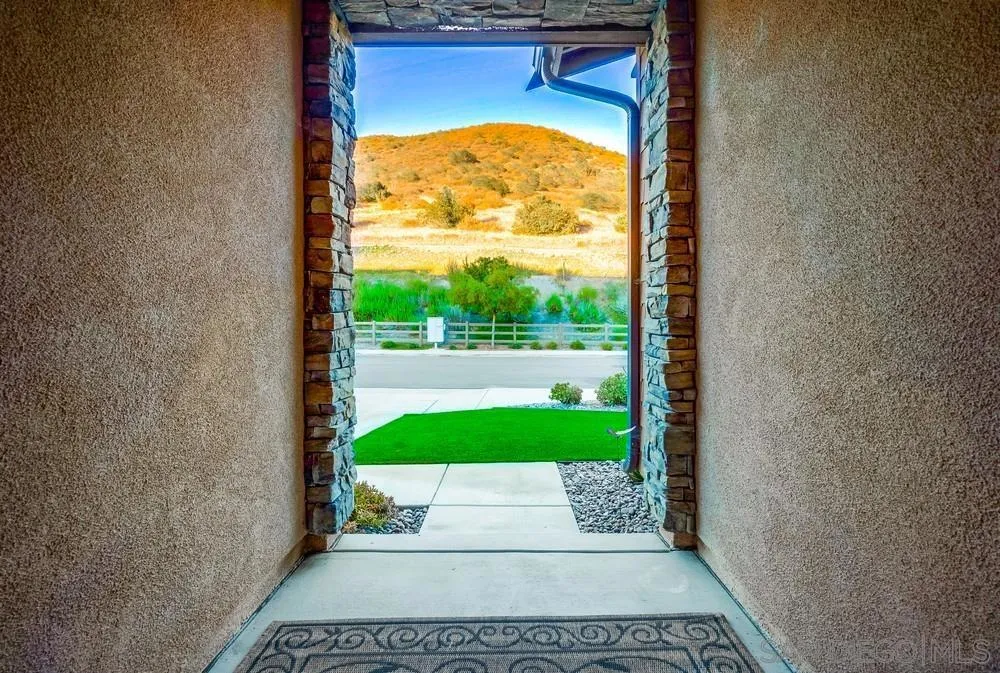 35828 Blue Breton Dr, Fallbrook, California 92028 home-pic-44