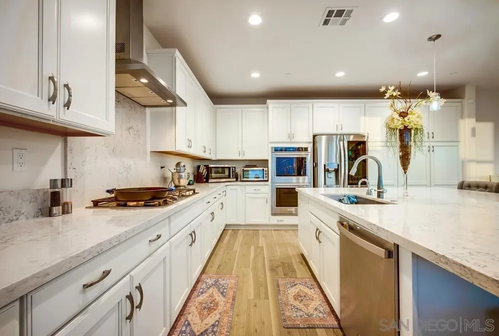35828 Blue Breton Dr, Fallbrook, California 92028 home-pic-8
