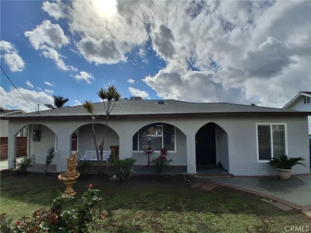 WELCOME TO THIS BEATIFUL CLASSIC HOME.