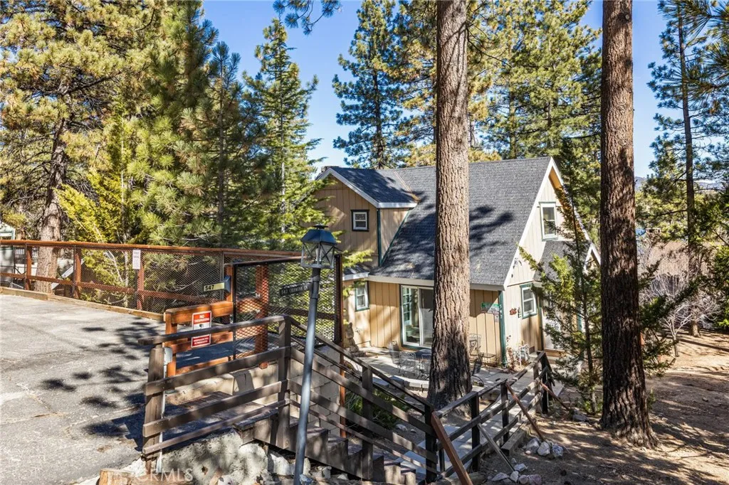 547 Chipmunk, Big Bear Lake, California 92315 home-pic-34