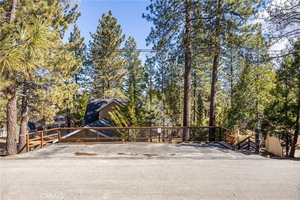 547 Chipmunk, Big Bear Lake, California 92315 home-pic-32