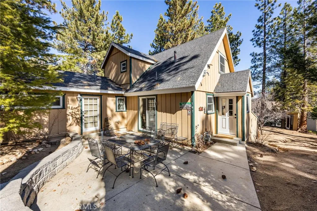 547 Chipmunk, Big Bear Lake, California 92315 home-pic-3