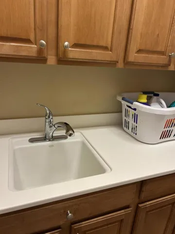 LAUNDRY SINK