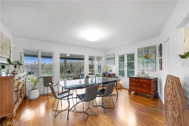 Dining room with veranda.