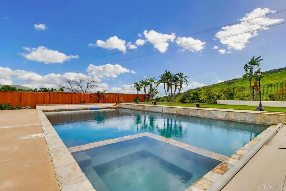 2932 Ranch Gate Rd, Chula Vista, California 91914 home-pic-12