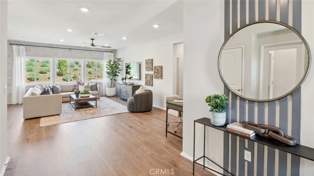 23292 Copa De Oro Court, Wildomar, California 92595 home-pic-2