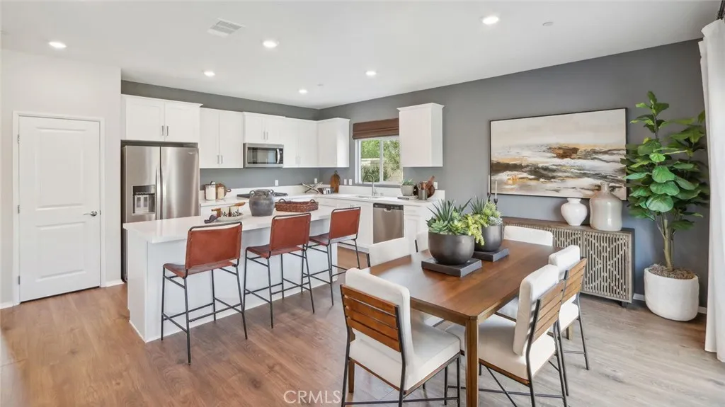 23292 Copa De Oro Court, Wildomar, California 92595 home-pic-9