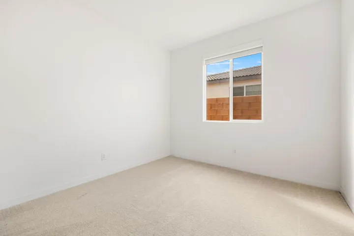 32-web-or-mls-8M4A2800