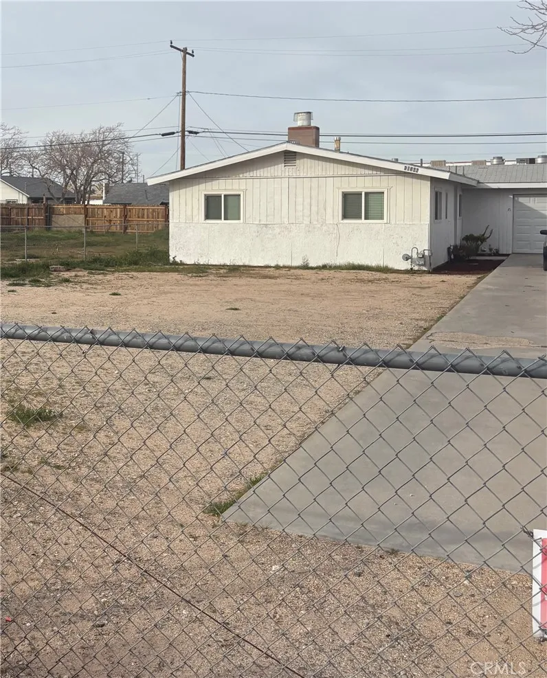 16366 Walnut, Hesperia, California 92345 home-pic-2
