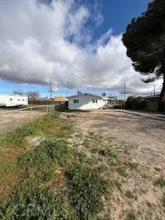 16366 Walnut, Hesperia, California 92345 home-pic-3