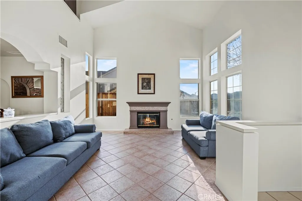 14716 Sundance Place, Canyon Country, California 91387 home-pic-12