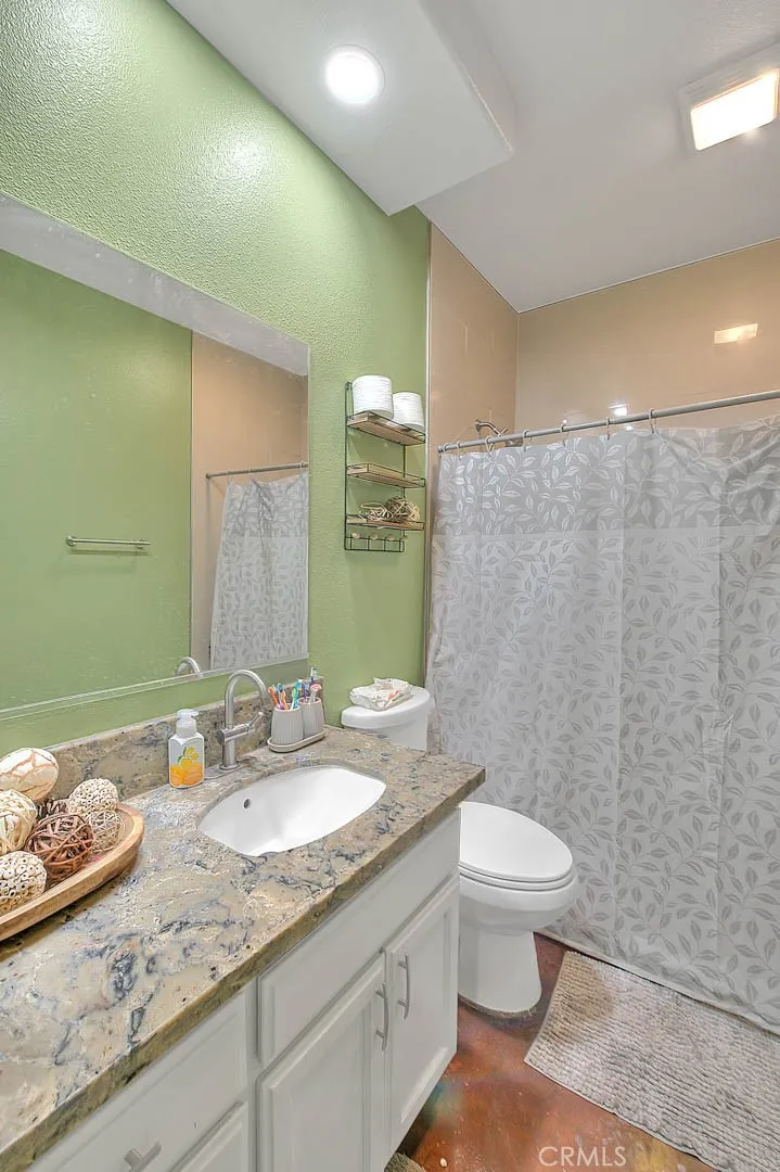 11077 Valle Vista Road, Phelan, California 92371 home-pic-49