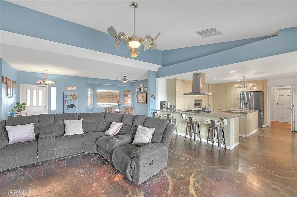 11077 Valle Vista Road, Phelan, California 92371 home-pic-12