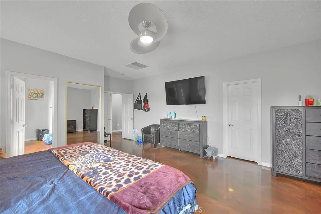 11077 Valle Vista Road, Phelan, California 92371 home-pic-38