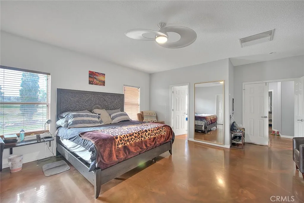 11077 Valle Vista Road, Phelan, California 92371 home-pic-37