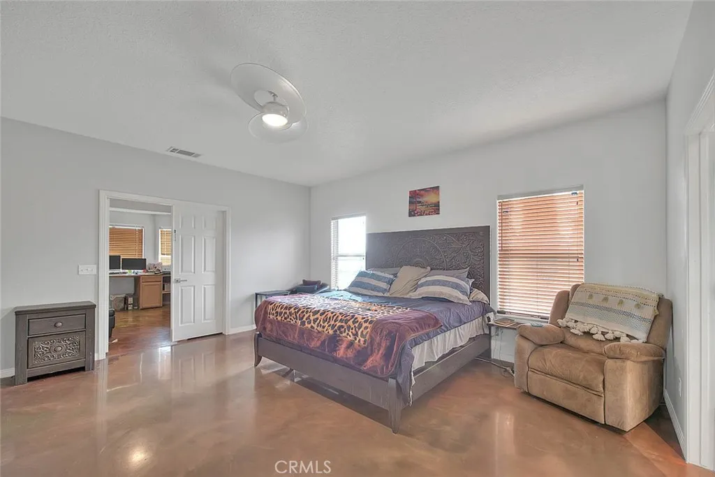 11077 Valle Vista Road, Phelan, California 92371 home-pic-36