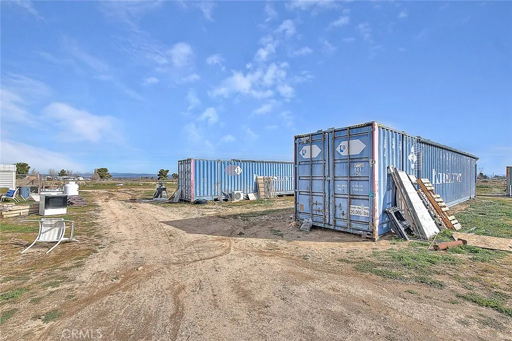 11077 Valle Vista Road, Phelan, California 92371 home-pic-60