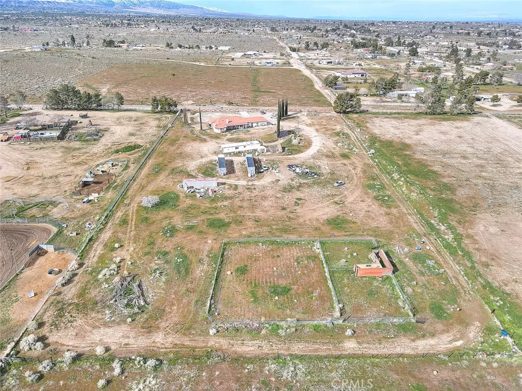 11077 Valle Vista Road, Phelan, California 92371 home-pic-65