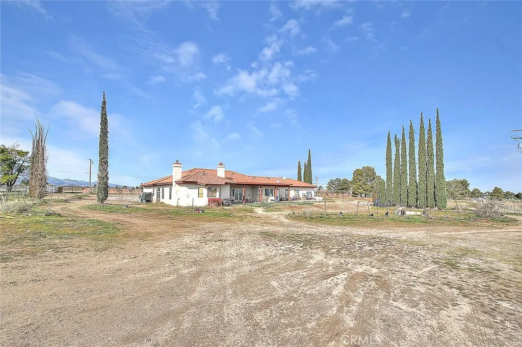 11077 Valle Vista Road, Phelan, California 92371 home-pic-54