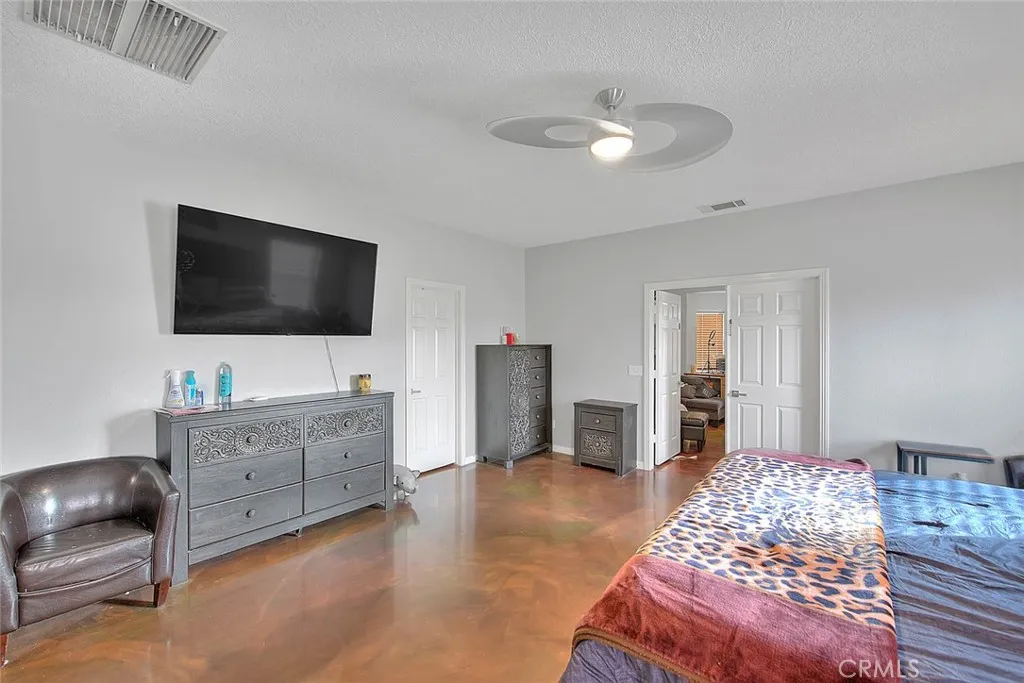 11077 Valle Vista Road, Phelan, California 92371 home-pic-35