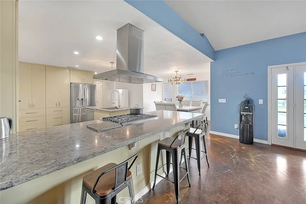 11077 Valle Vista Road, Phelan, California 92371 home-pic-16