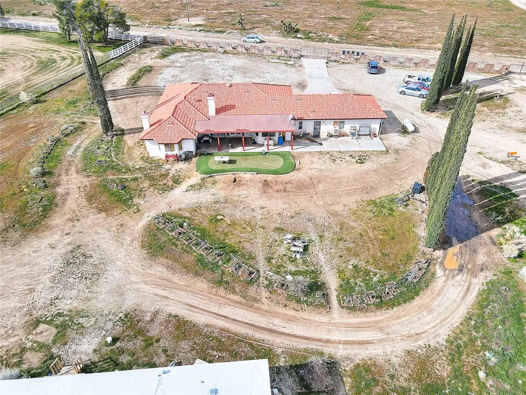 11077 Valle Vista Road, Phelan, California 92371 home-pic-10